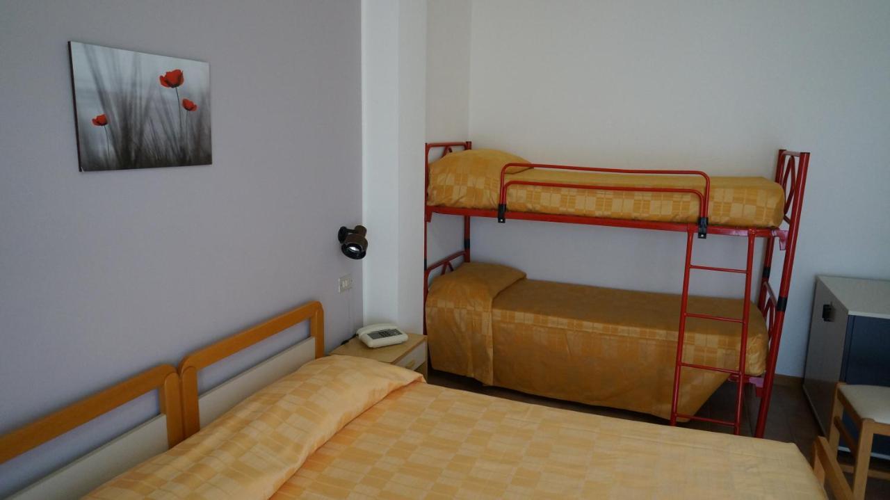 Hotel Quattropalme Tortoreto Buitenkant foto