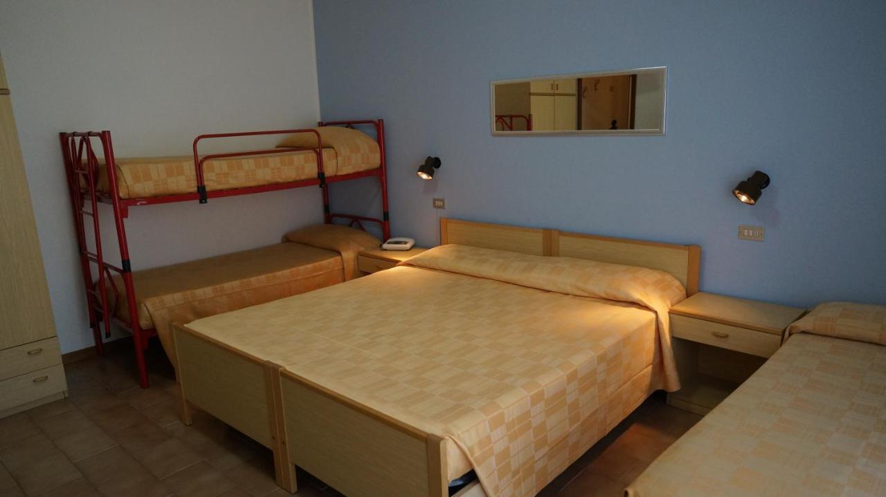 Hotel Quattropalme Tortoreto Buitenkant foto