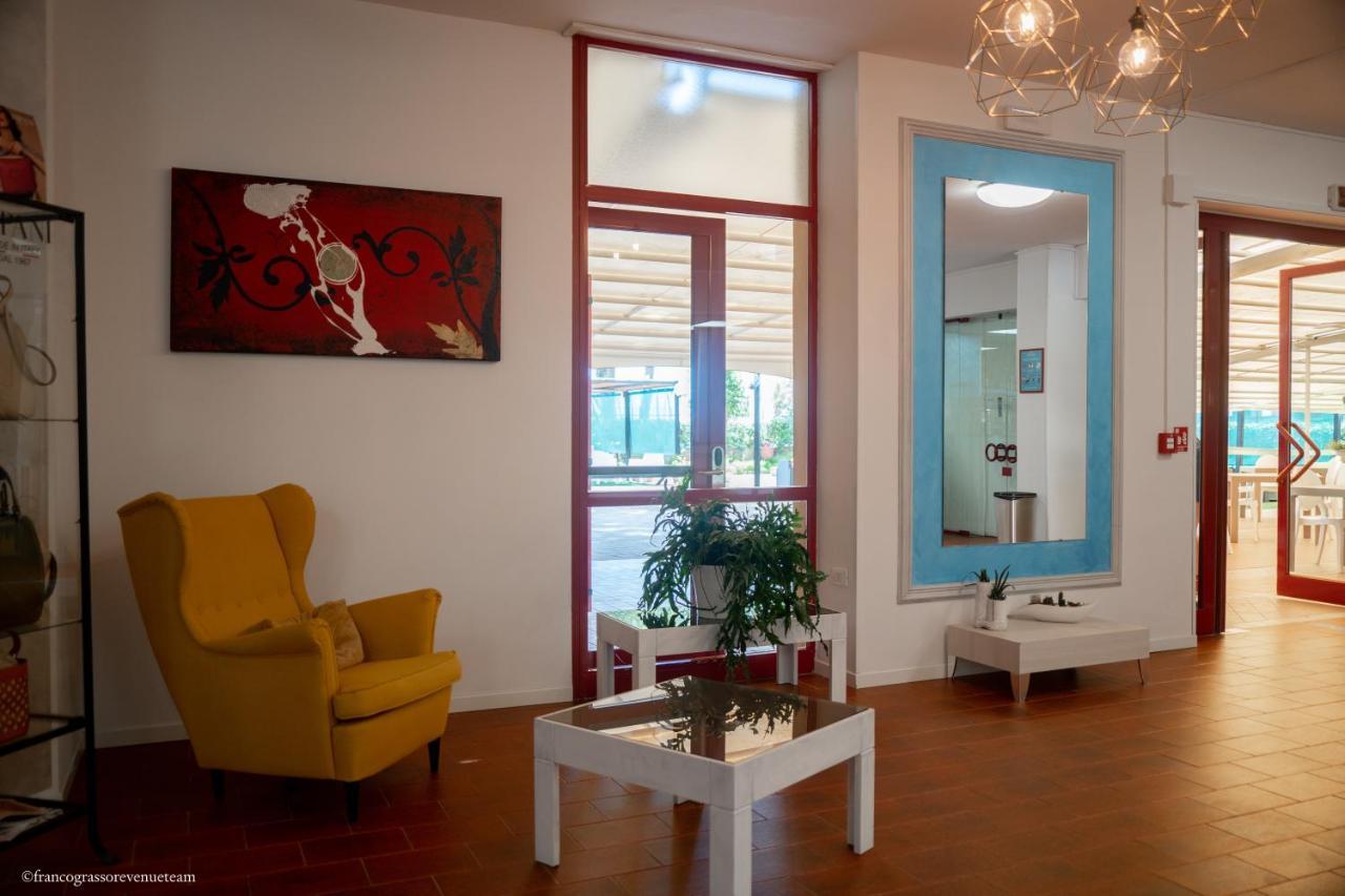Hotel Quattropalme Tortoreto Buitenkant foto
