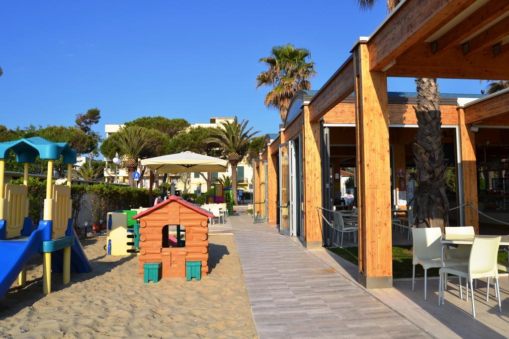 Hotel Quattropalme Tortoreto Buitenkant foto
