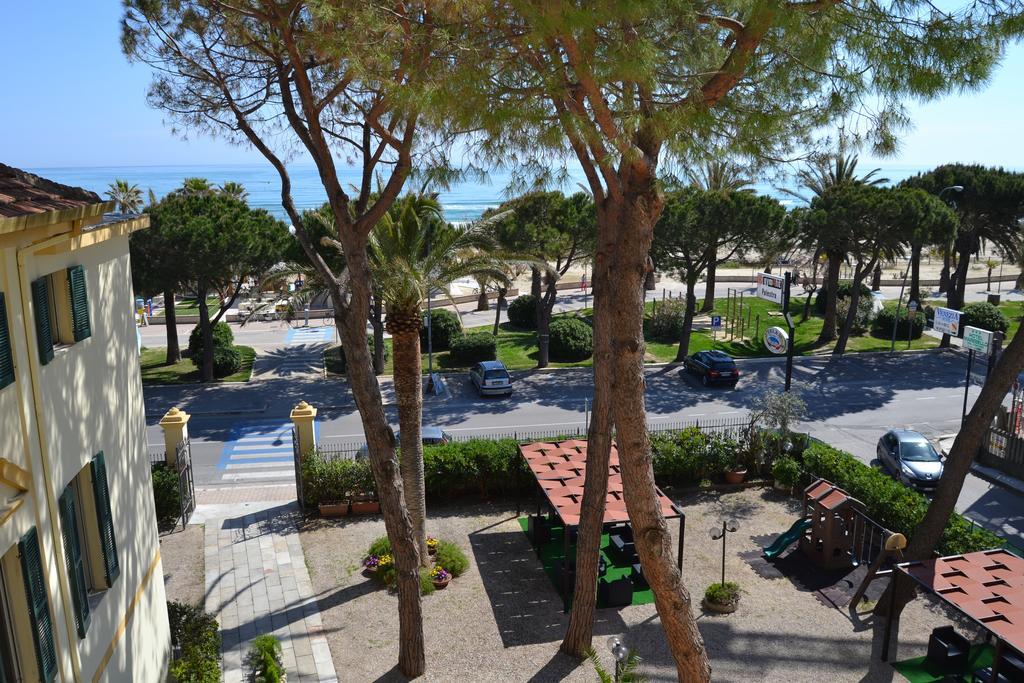 Hotel Quattropalme Tortoreto Buitenkant foto