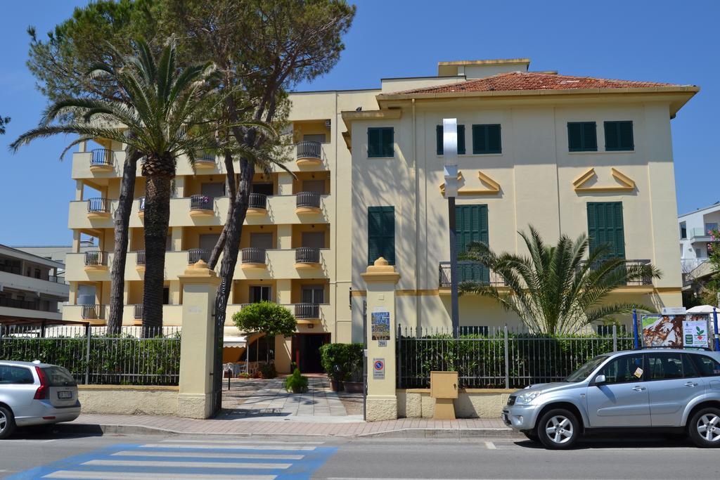 Hotel Quattropalme Tortoreto Buitenkant foto