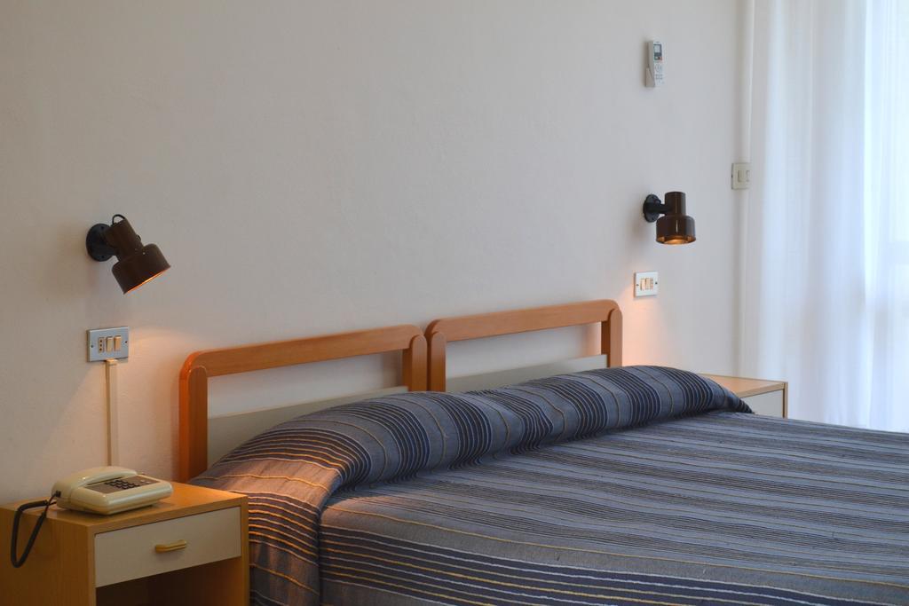 Hotel Quattropalme Tortoreto Buitenkant foto